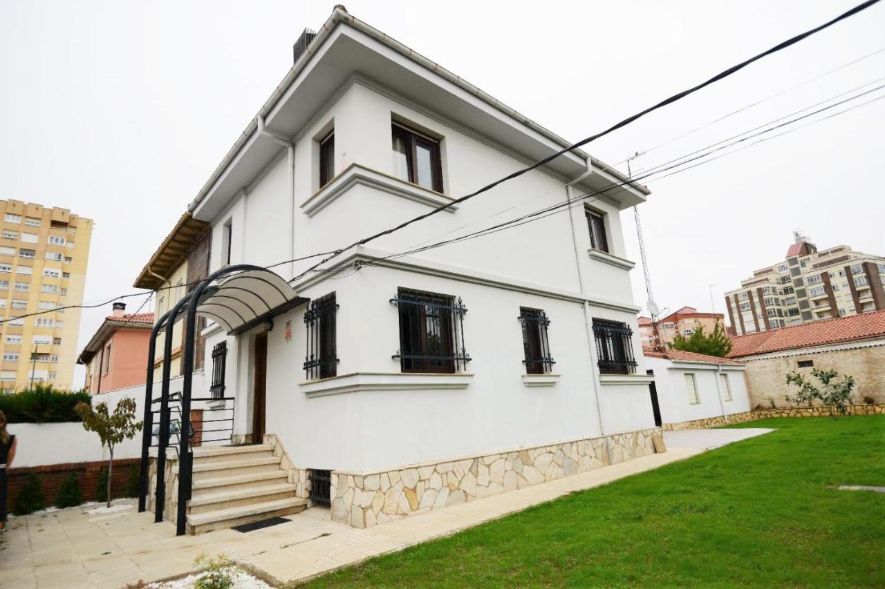 Housing Leon Casa Con Jardin Villa Buitenkant foto