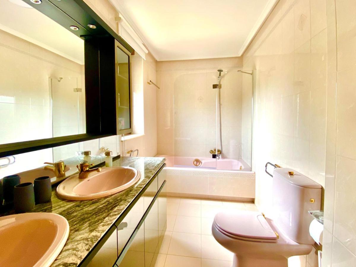 Housing Leon Casa Con Jardin Villa Buitenkant foto