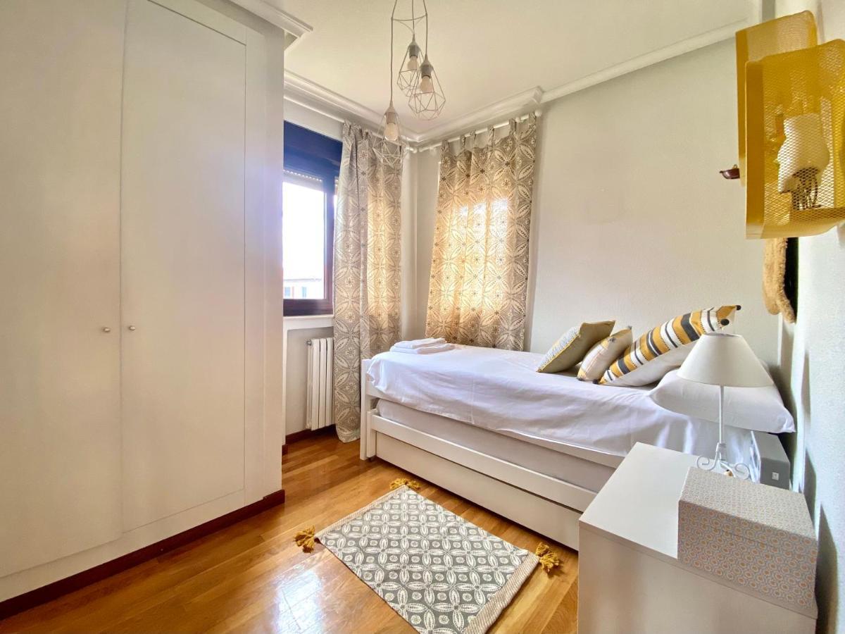 Housing Leon Casa Con Jardin Villa Buitenkant foto