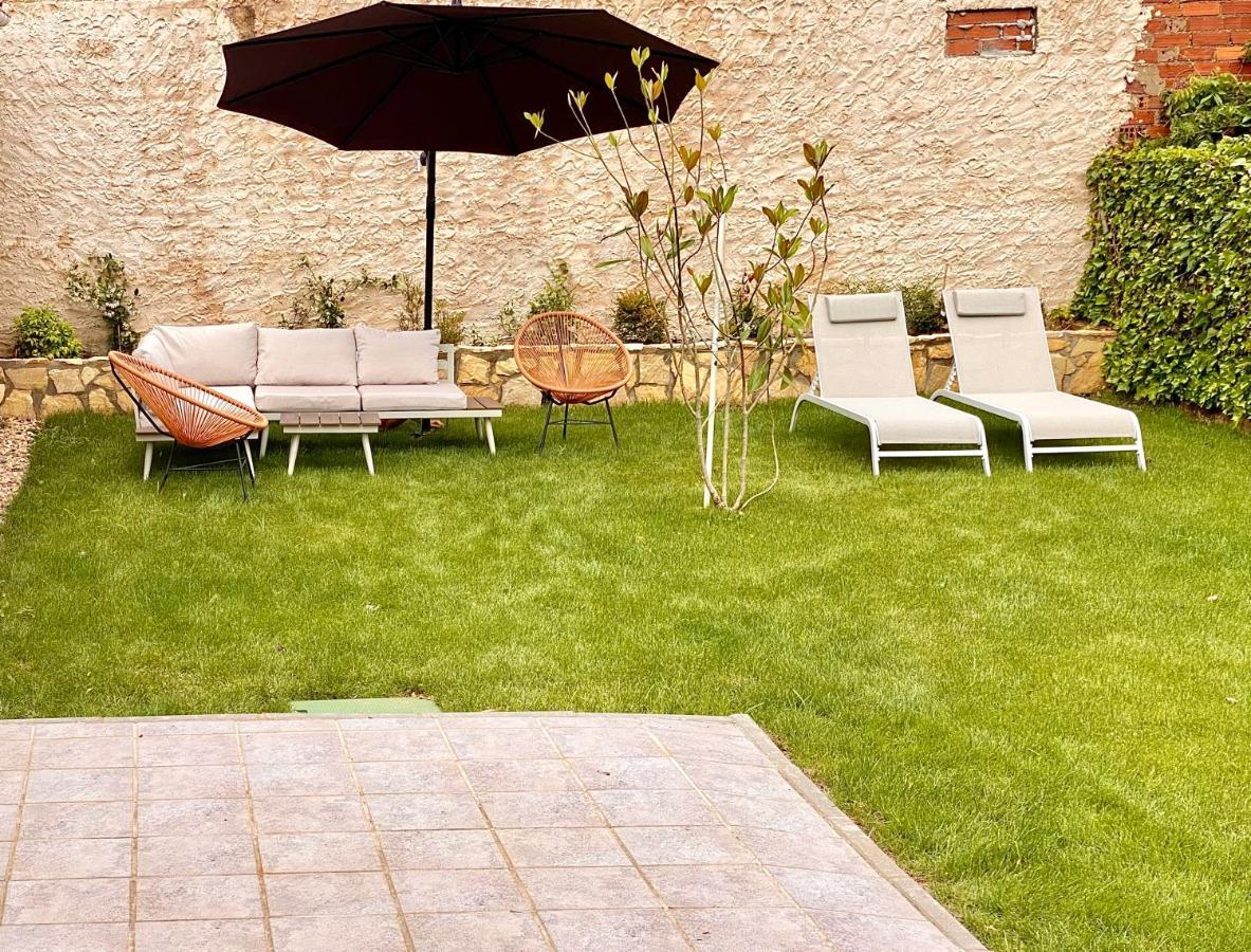 Housing Leon Casa Con Jardin Villa Buitenkant foto